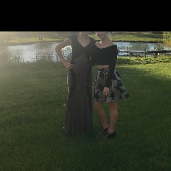 Beauiful Prom/Homecoming Dress size 0 - Picture 3 of 7